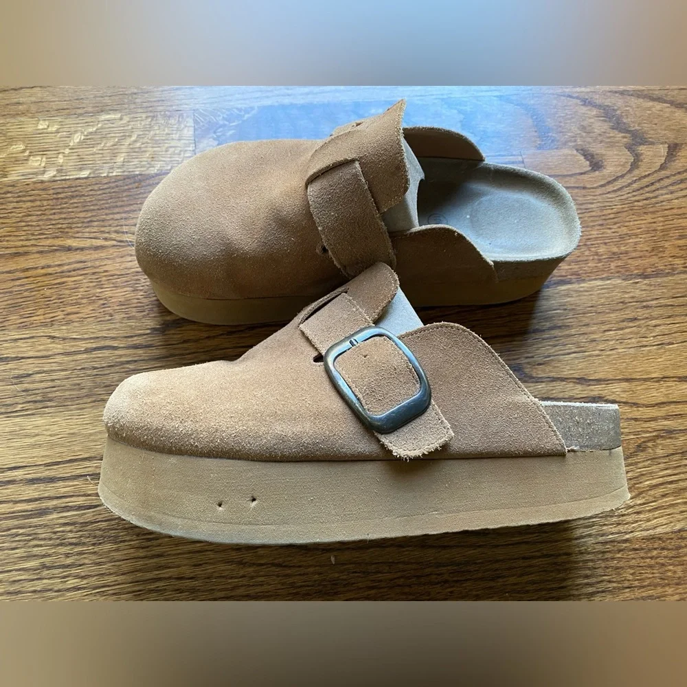 SOLD - Picture 2 of 10